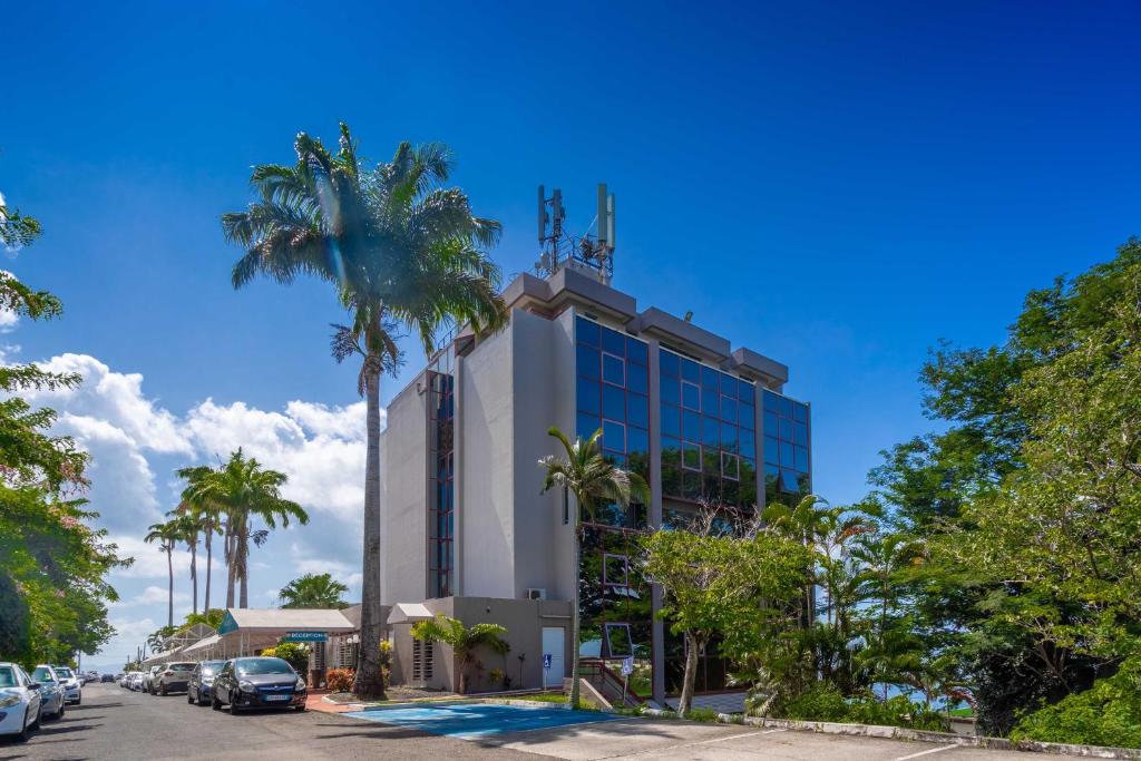 https://ppr.sogelink.com/wp-content/uploads/2022/11/le-squash-martinique.jpg